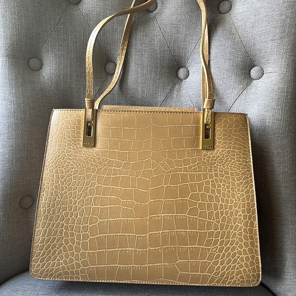 Guess hand bag - Picture 1 of 8
